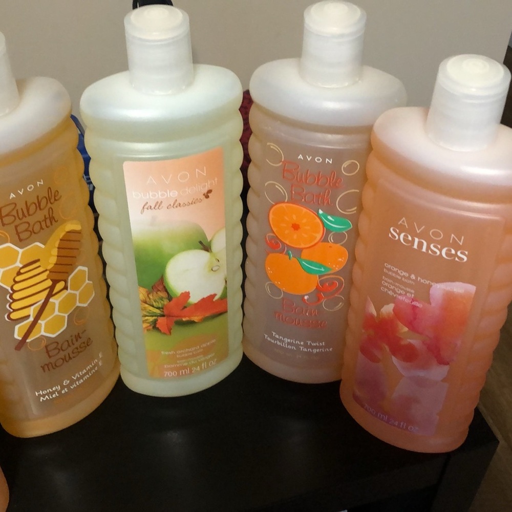 Bath Body Avon Themed Surprise Gift Bag Makeup Jewelry Fragrance Hair Care Home - Picture 3 of 8